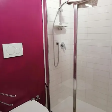 La Tana Degli Schiavoni Apartment *